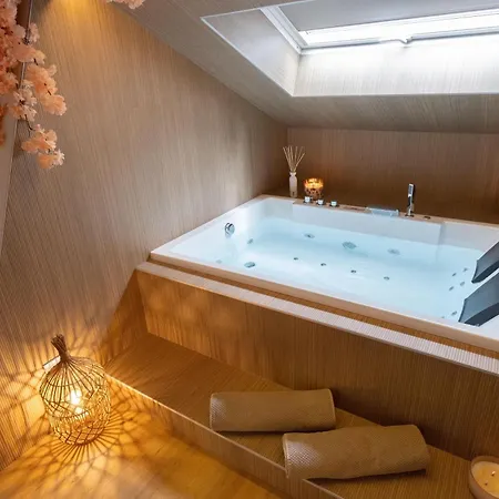 Ceva Sakura - Jacuzzi & Cinema Centre Lägenhet